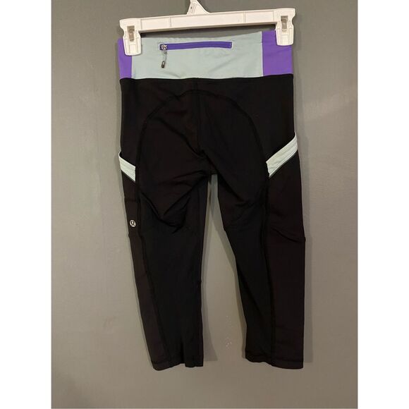 Lululemon Black Mid Rise Capri’s With Pockets Size 2 - Picture 2 of 7